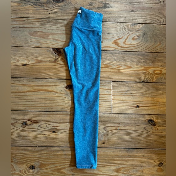 Like New Vuori Clean Elevation 7/8 Legging Size XS Smoke Blue - Picture 5 of 9